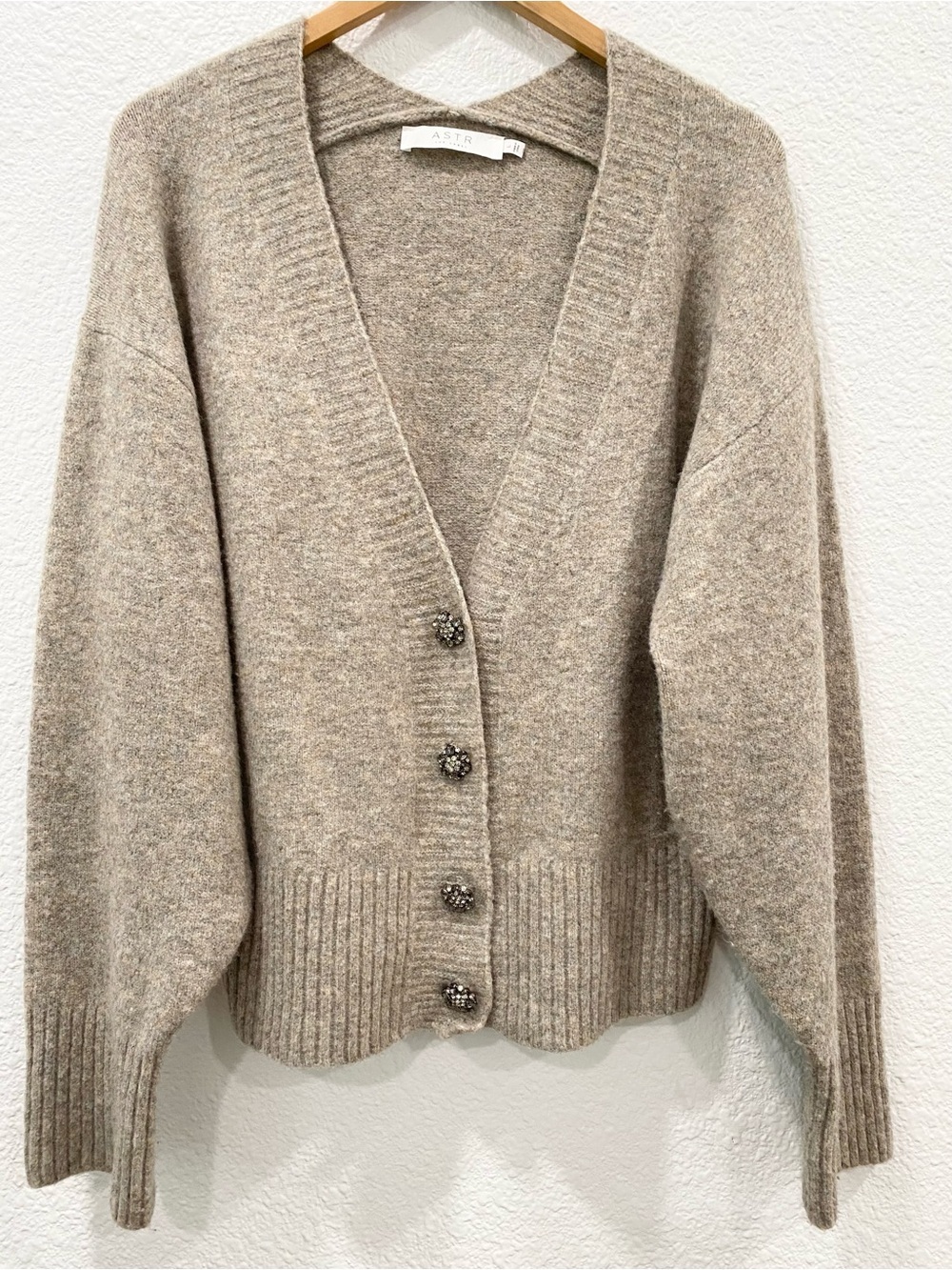 ASTR The Label Cardigan Sweater Women’s Large Taupe Grey Jewel Button Wool Blend